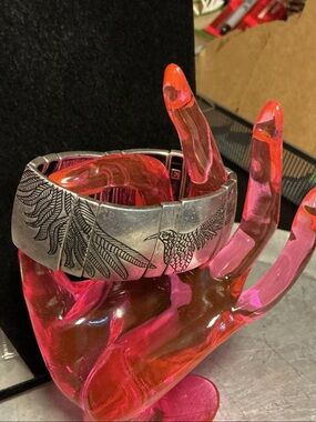 Silver Bird & Leaf Engraved stretch Bracelet - Silver